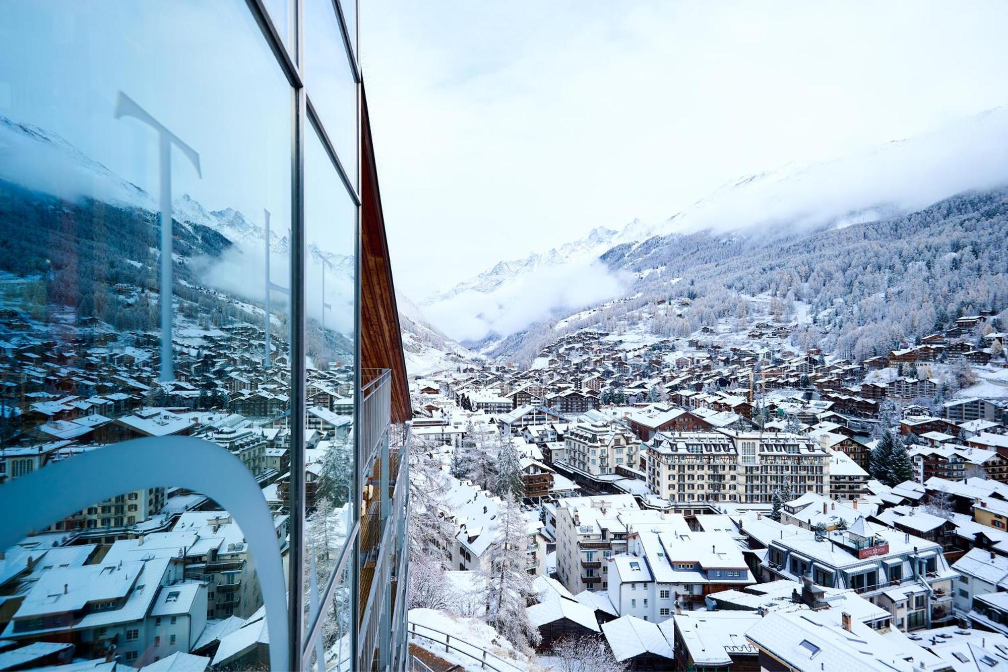 The Omnia Hotel Zermatt Bagian luar foto