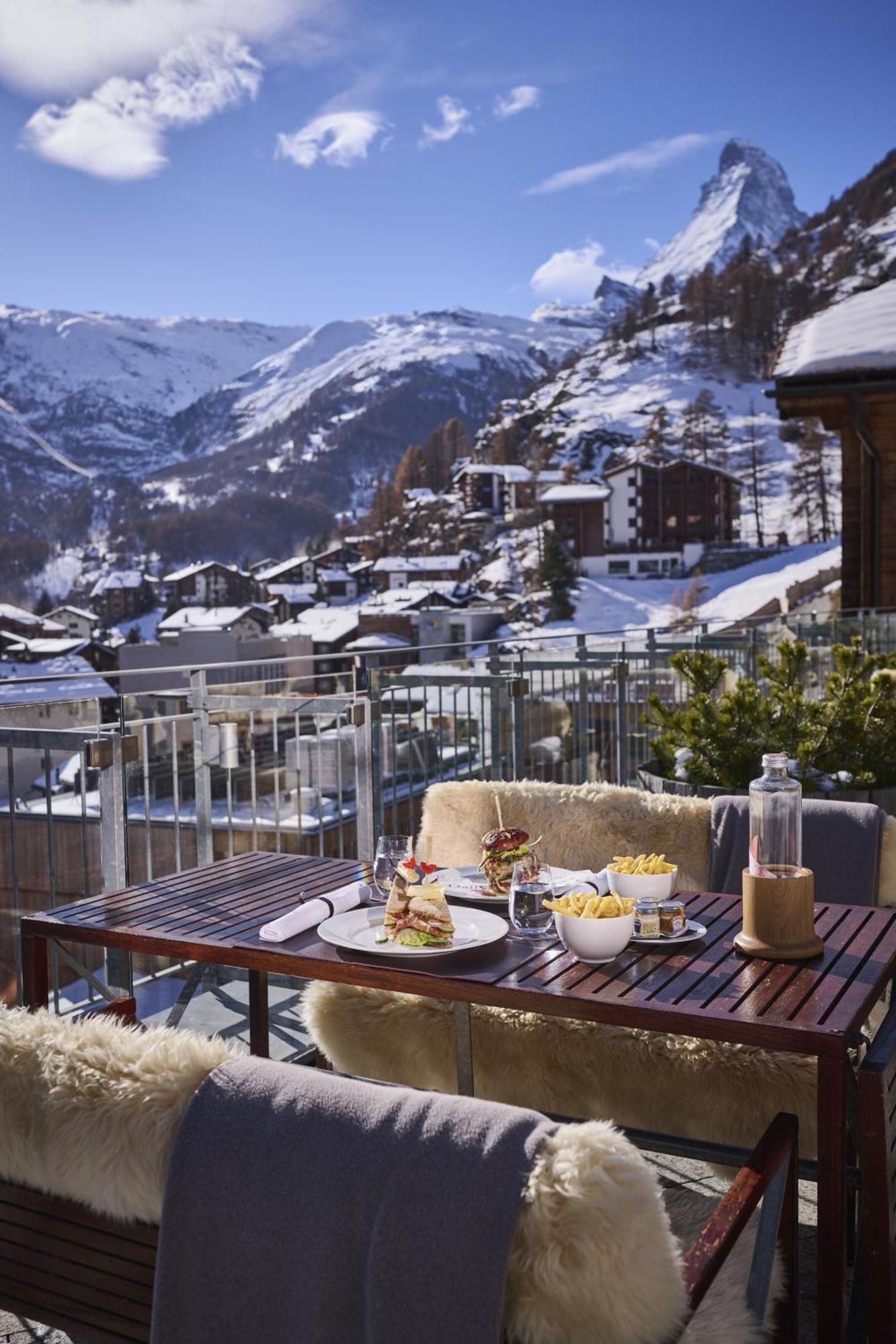 The Omnia Hotel Zermatt Bagian luar foto